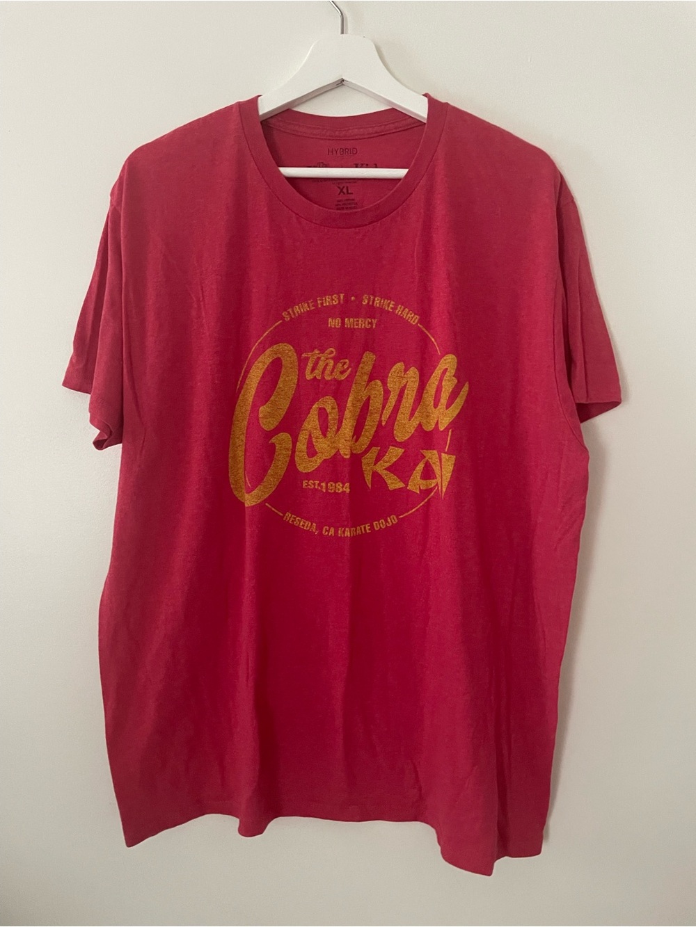Hybrid & company Red Cobra Graphic Short-Sleeve Tee